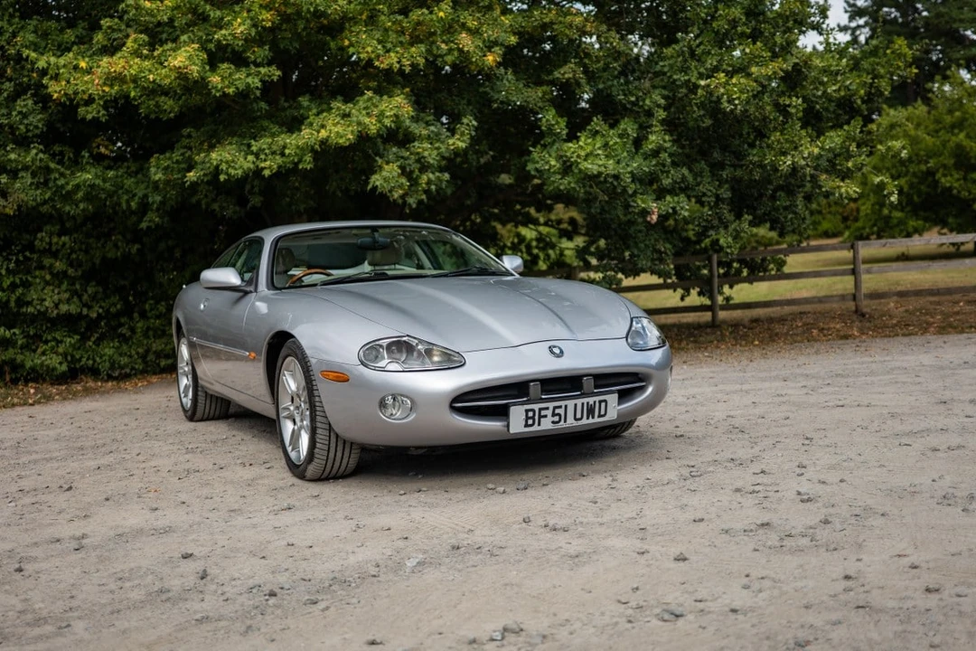 2001 Jaguar X100 XK8 - Image 11 of 30