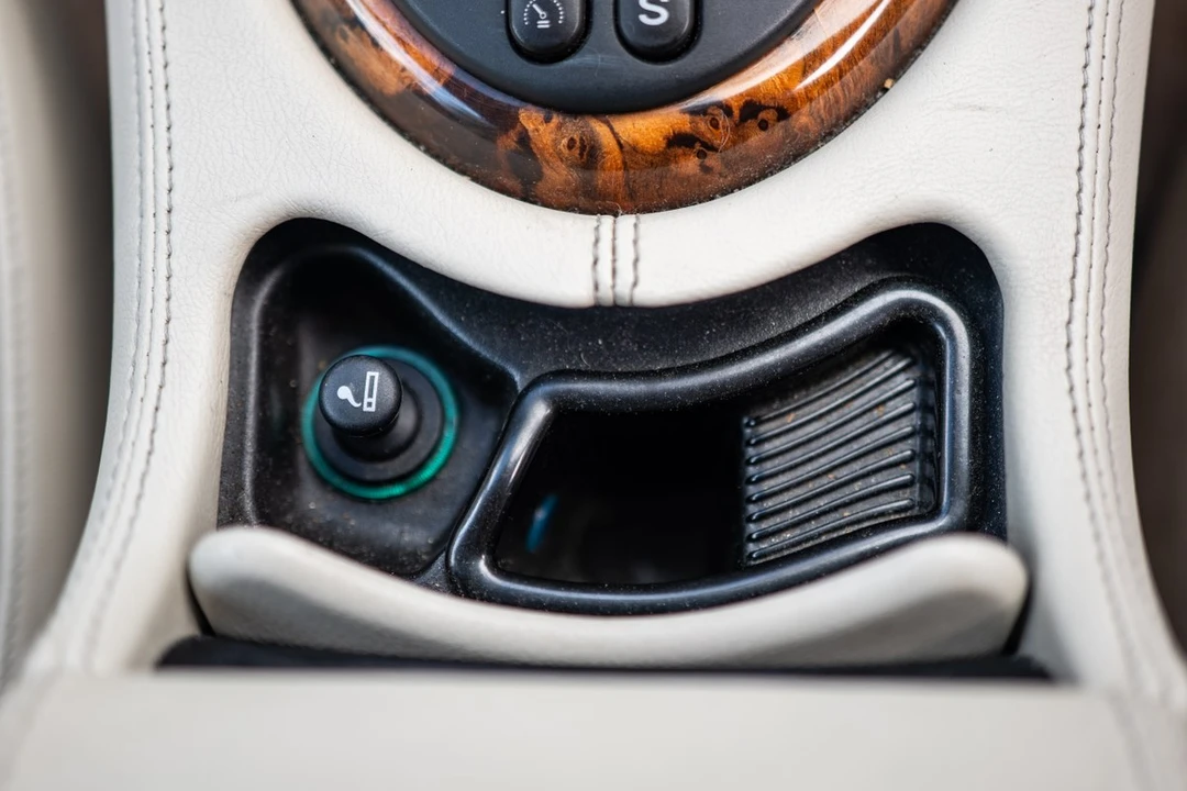2001 Jaguar X100 XK8 - Image 16 of 30