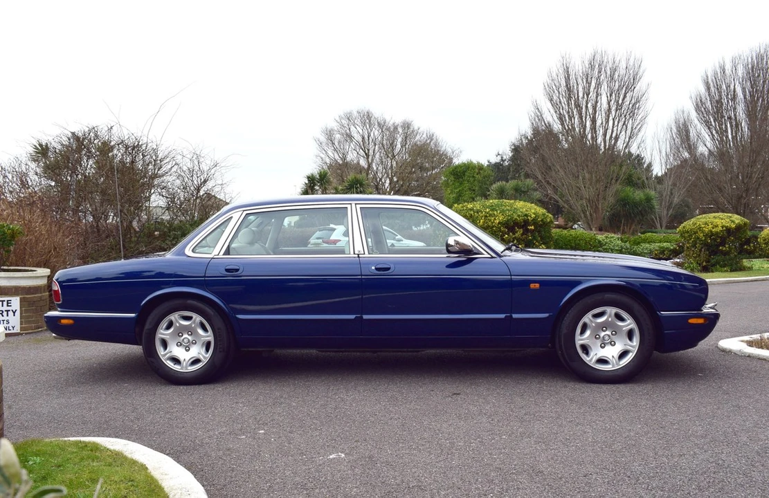 2001 Jaguar X308 XJ - Image 7 of 30