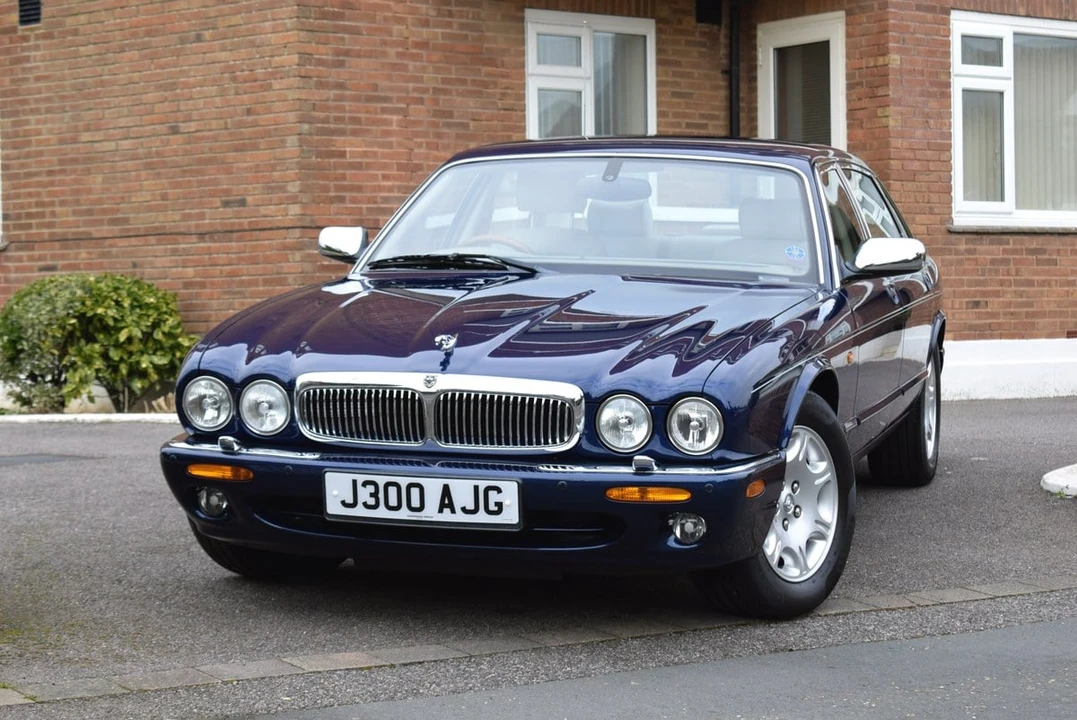 2001 Jaguar X308 XJ - Image 3 of 30