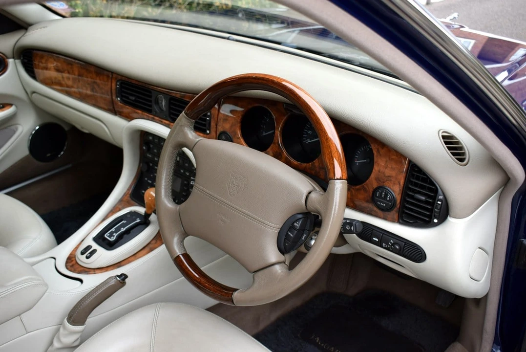 2001 Jaguar X308 XJ - Image 27 of 30