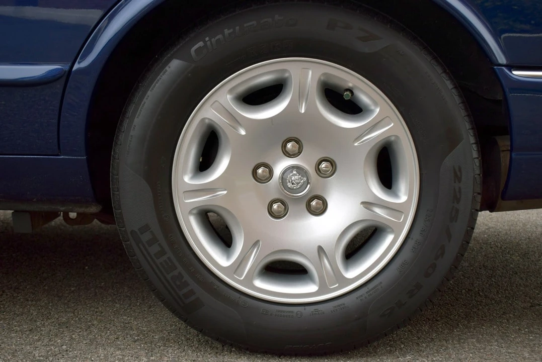 2001 Jaguar X308 XJ - Image 24 of 30