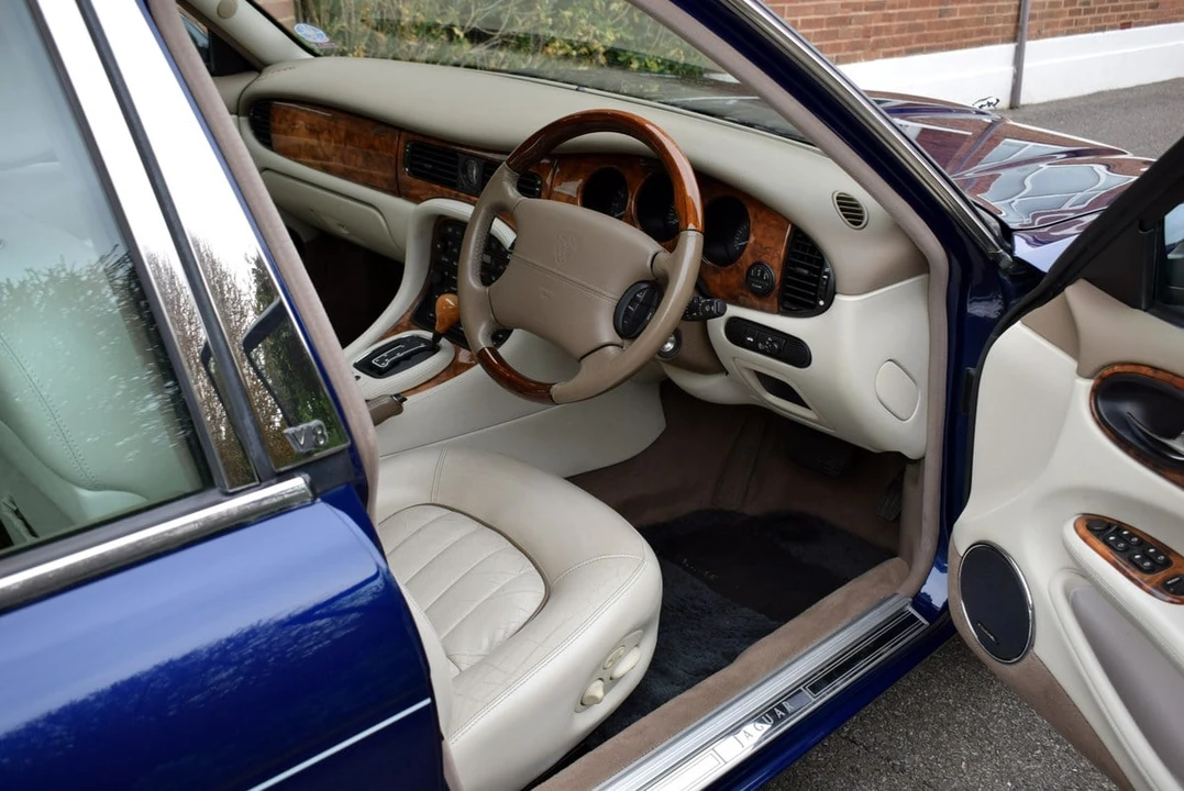 2001 Jaguar X308 XJ - Image 26 of 30