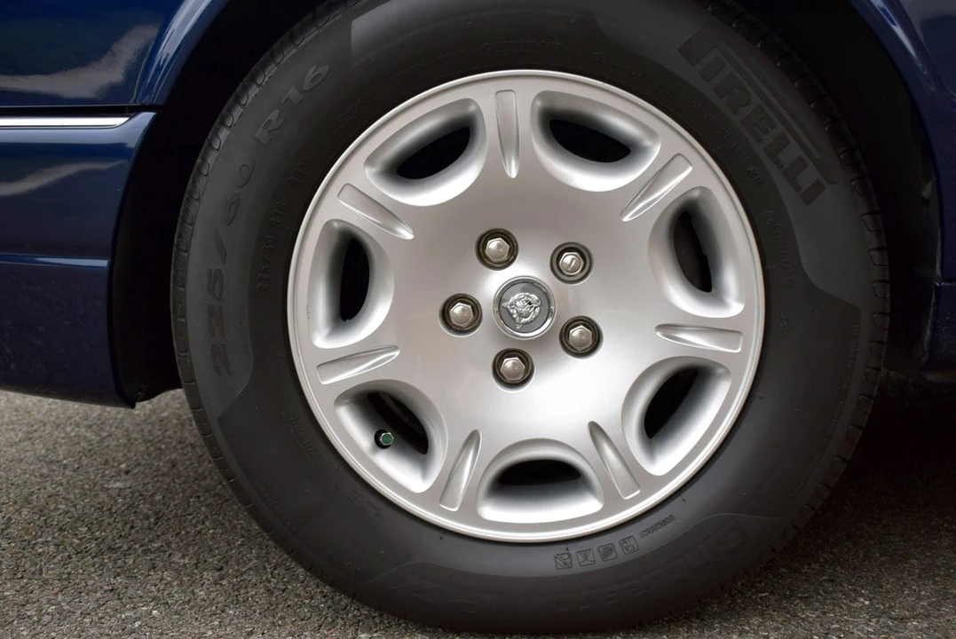 2001 Jaguar X308 XJ - Image 25 of 30