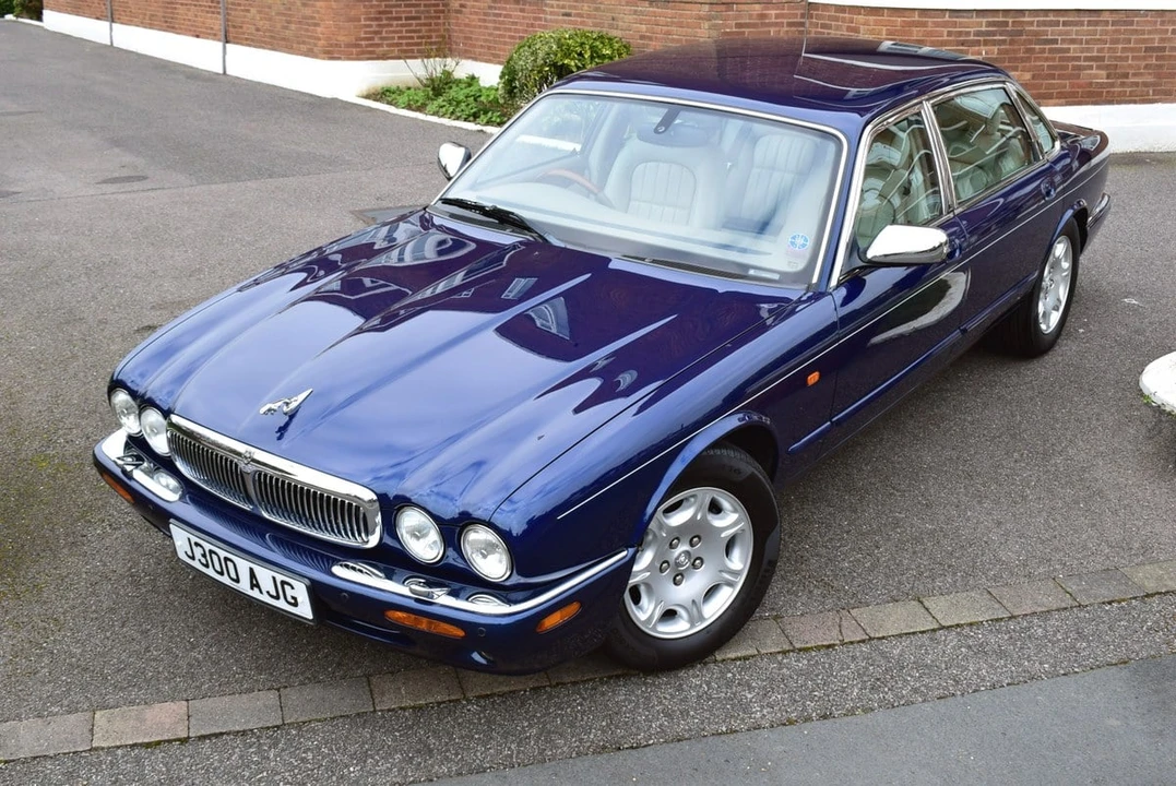 2001 Jaguar X308 XJ - Image 16 of 30