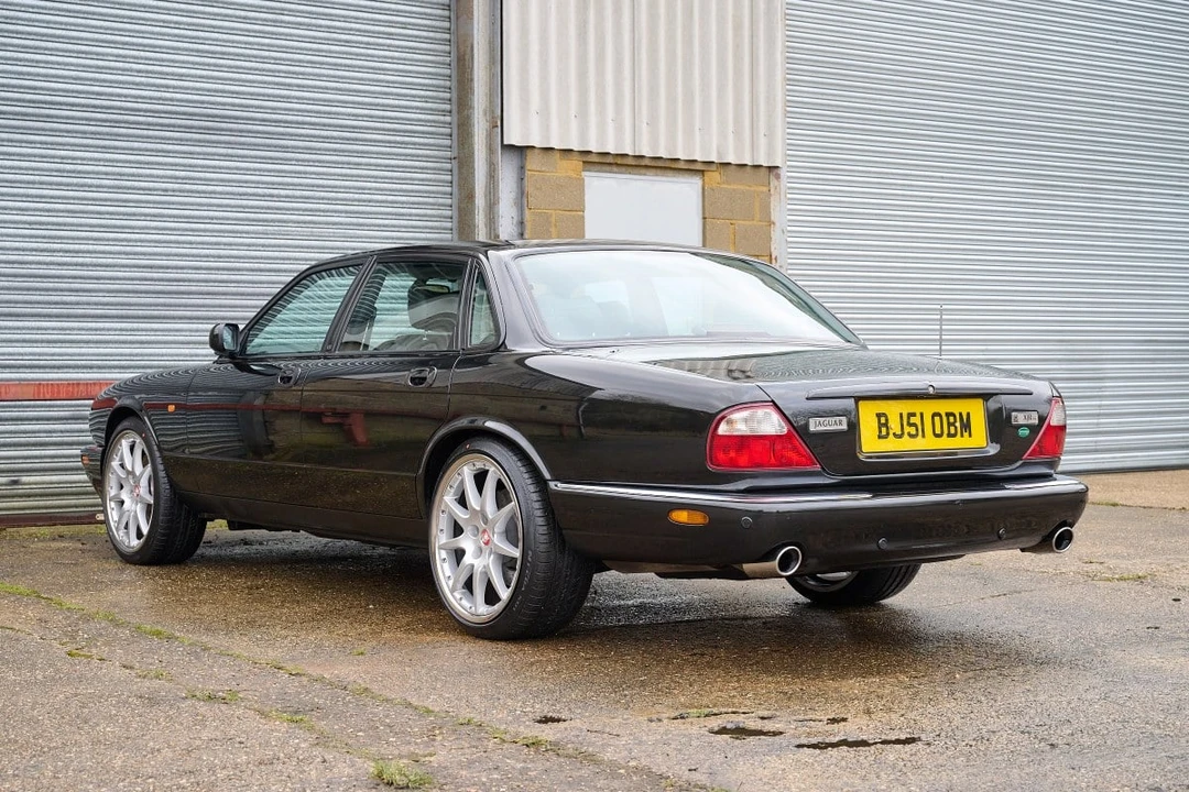 2001 Jaguar X308 XJR - Image 9 of 30