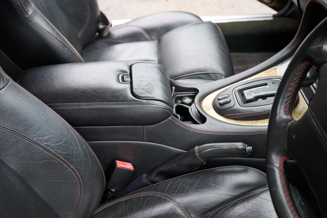 2001 Jaguar X308 XJR - Image 23 of 30