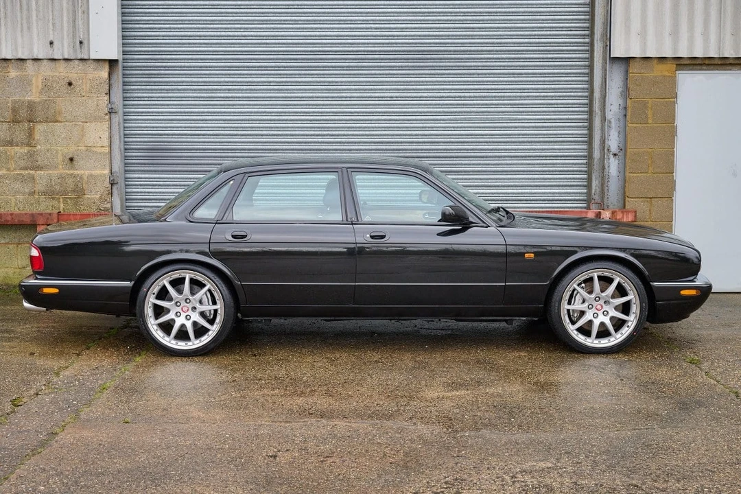 2001 Jaguar X308 XJR - Image 6 of 30