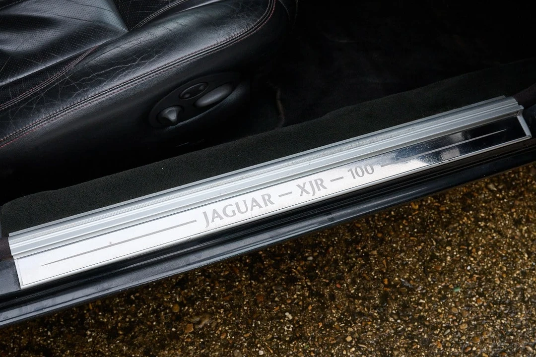 2001 Jaguar X308 XJR - Image 17 of 30