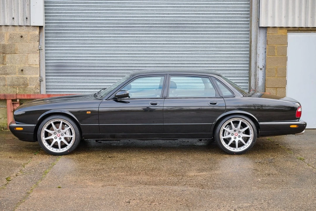 2001 Jaguar X308 XJR - Image 10 of 30