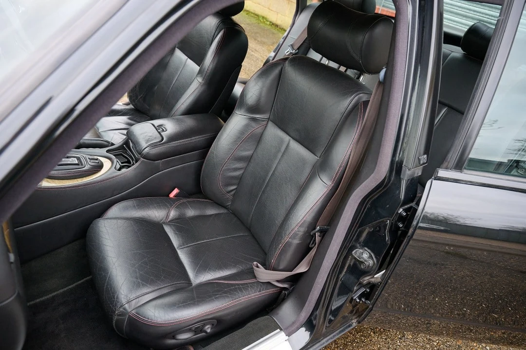 2001 Jaguar X308 XJR - Image 18 of 30