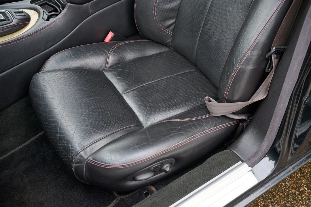 2001 Jaguar X308 XJR - Image 19 of 30