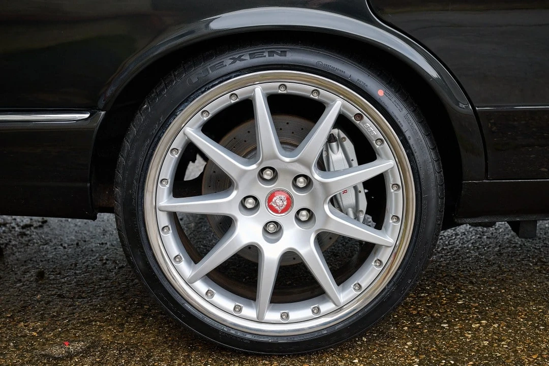 2001 Jaguar X308 XJR - Image 13 of 30