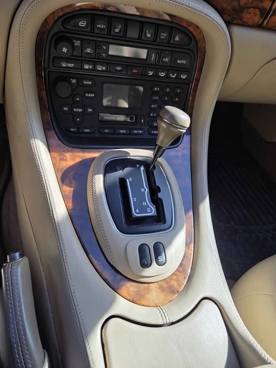 2001 Jaguar X308 XJ - Image 5 of 10