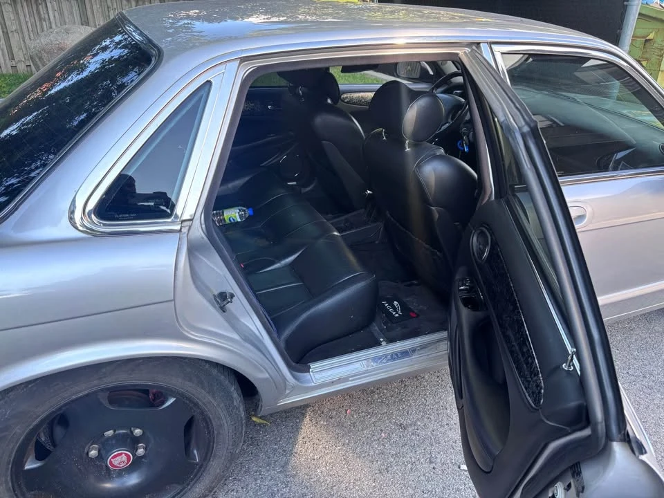 2001 Jaguar X308 XJ - Image 10 of 13
