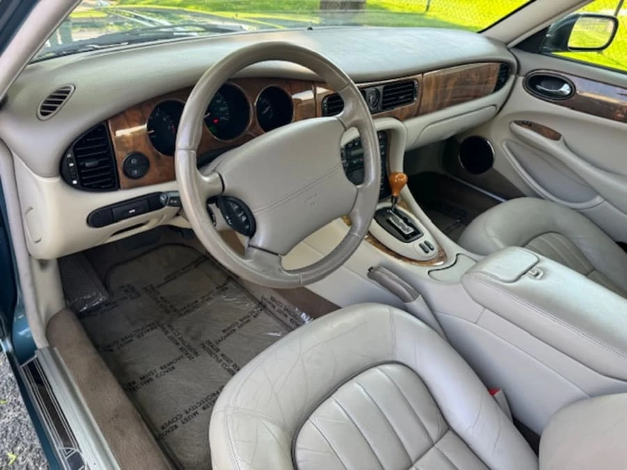 2001 Jaguar X308 XJ - Image 16 of 21