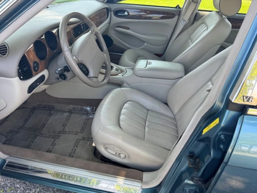 2001 Jaguar X308 XJ - Image 18 of 21