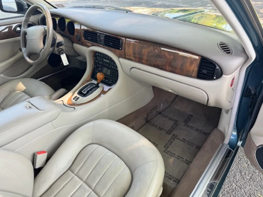 2001 Jaguar X308 XJ - Image 13 of 21