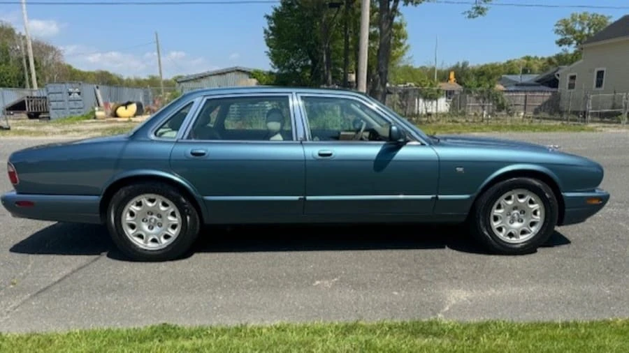 2001 Jaguar X308 XJ - Image 10 of 21
