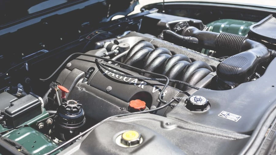 2001 Jaguar X308 XJ - Image 8 of 12