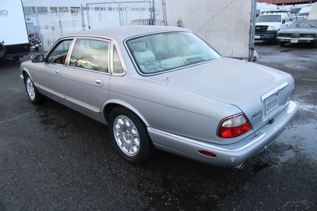 2001 Jaguar X308 XJ - Image 4 of 21