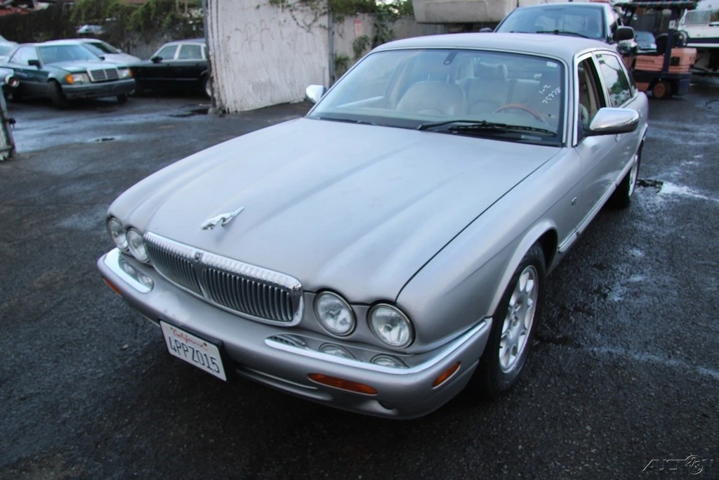 2001 Jaguar X308 XJ - Image 2 of 21