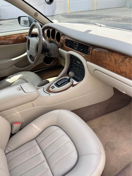 2001 Jaguar X308 XJ - Image 8 of 12