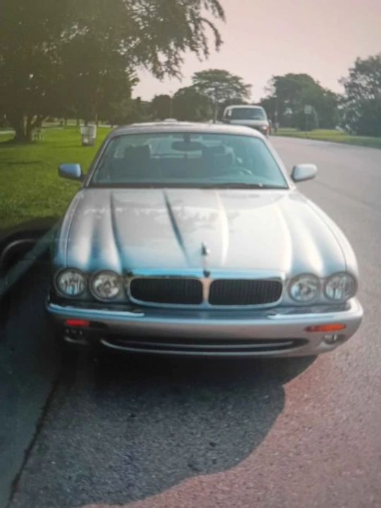 2001 Jaguar X308 XJ - Image 2 of 5