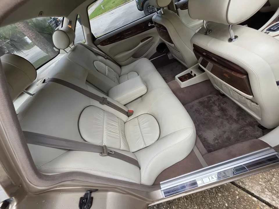 2001 Jaguar X308 XJR - Image 13 of 20