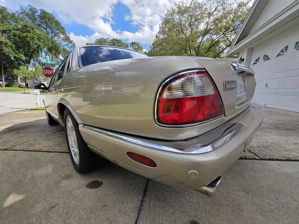 2001 Jaguar X308 XJR - Image 4 of 20