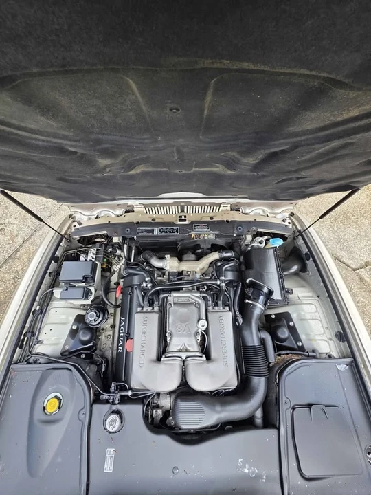 2001 Jaguar X308 XJR - Image 10 of 20