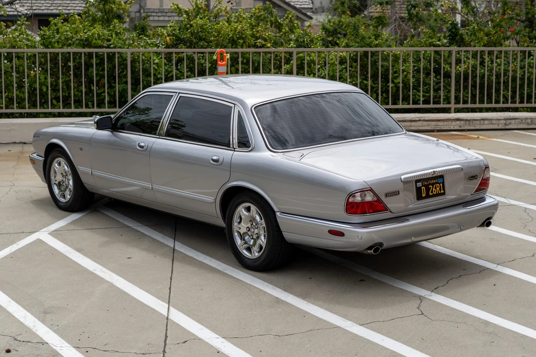 2001 Jaguar X308 XJ - Image 10 of 31