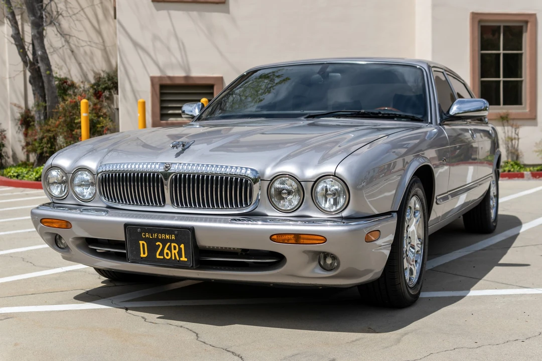 2001 Jaguar X308 XJ - Image 2 of 31