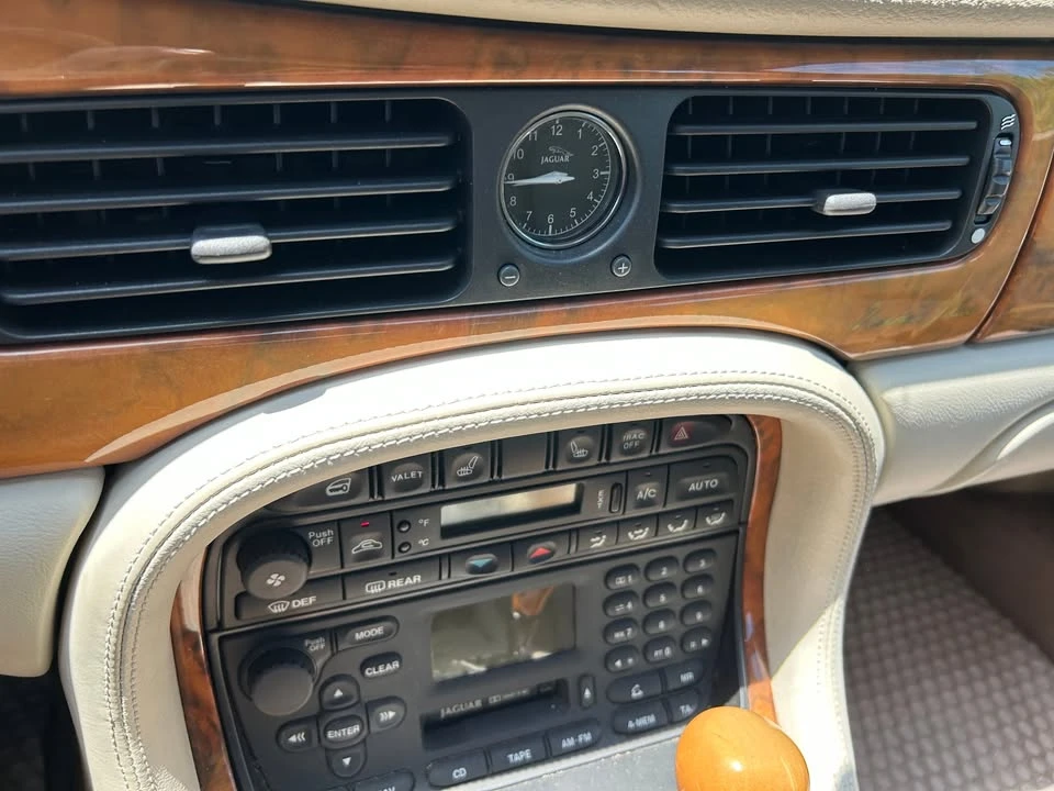 2001 Jaguar X308 XJ - Image 15 of 20