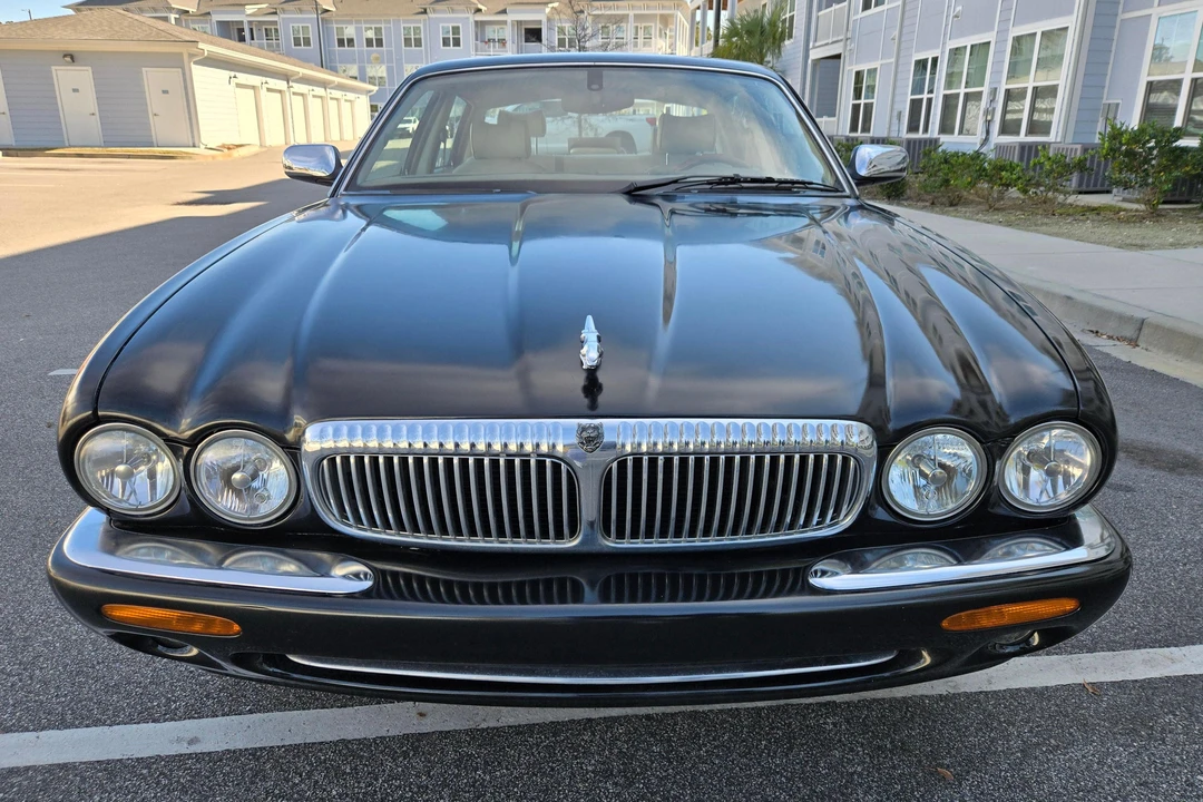2001 Jaguar X308 XJ - Image 2 of 31