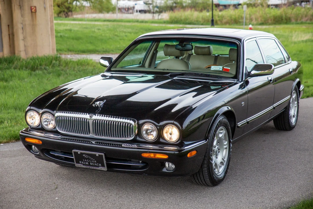 2001 Jaguar X308 XJ - Image 3 of 31