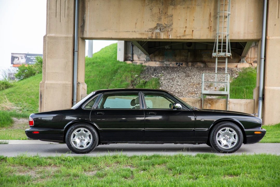 2001 Jaguar X308 XJ - Image 11 of 31