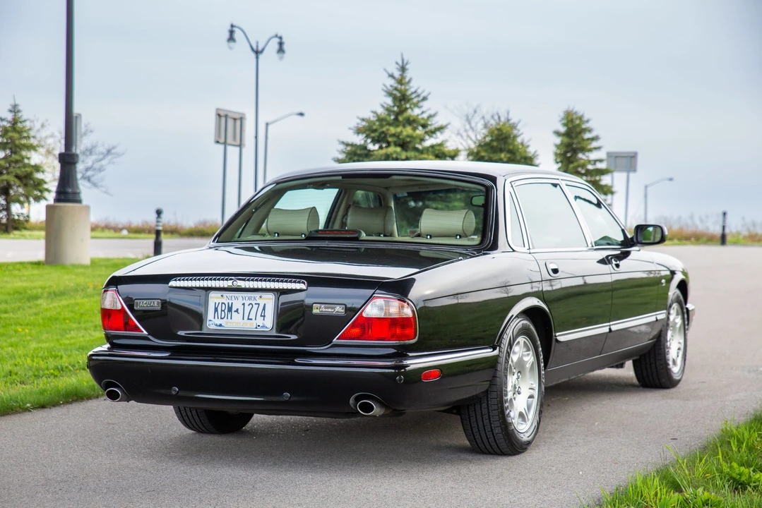 2001 Jaguar X308 XJ - Image 10 of 31