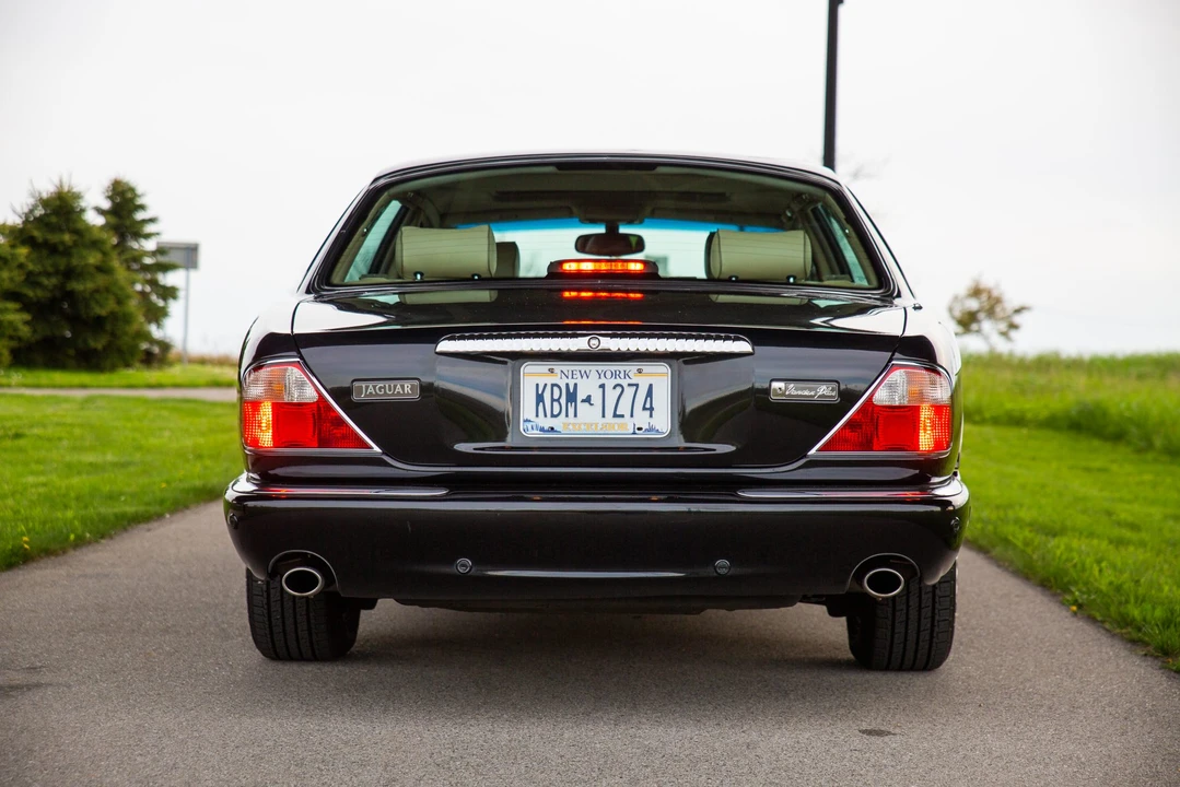2001 Jaguar X308 XJ - Image 9 of 31