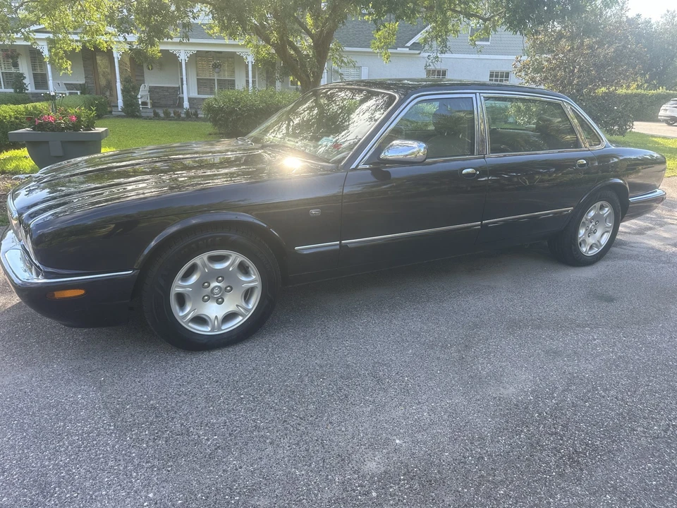 2001 Jaguar X308 XJ - Image 2 of 31