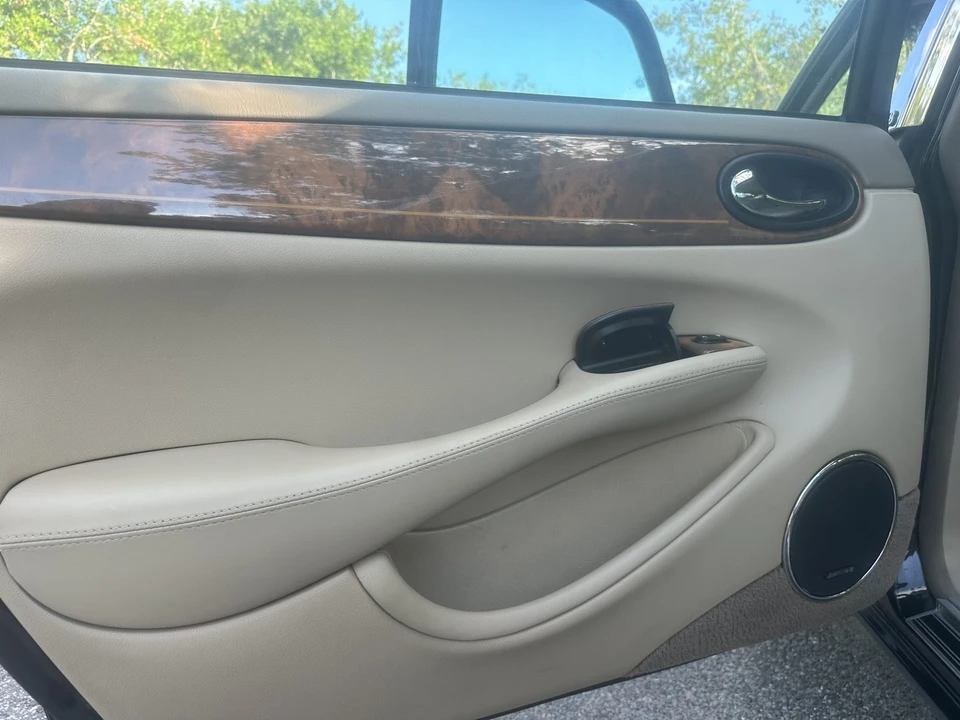 2001 Jaguar X308 XJ - Image 16 of 31