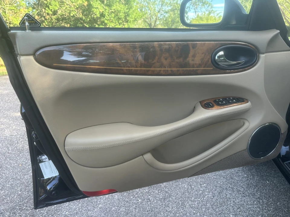 2001 Jaguar X308 XJ - Image 15 of 31