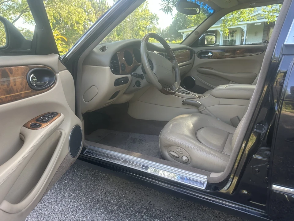 2001 Jaguar X308 XJ - Image 13 of 31