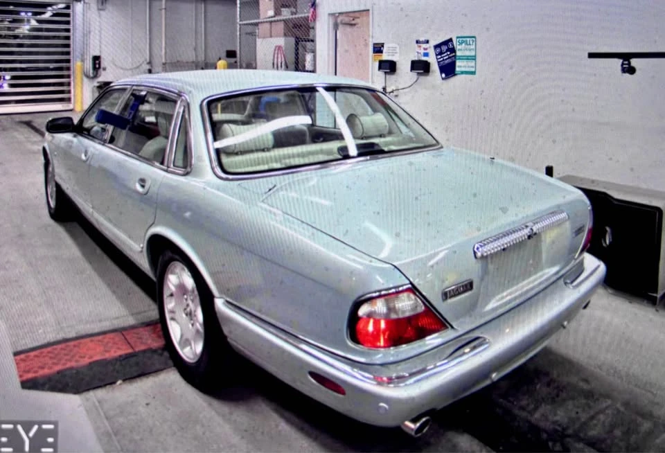 2001 Jaguar X308 XJ - Image 5 of 10