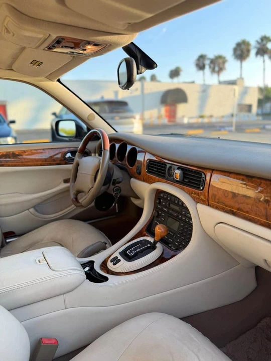 2001 Jaguar X308 XJ - Image 15 of 20