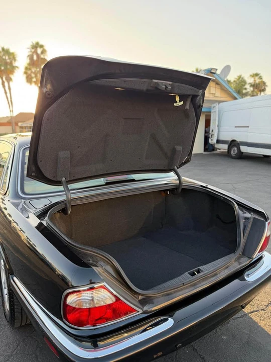 2001 Jaguar X308 XJ - Image 13 of 20