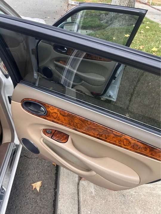 2001 Jaguar X308 XJ - Image 5 of 11