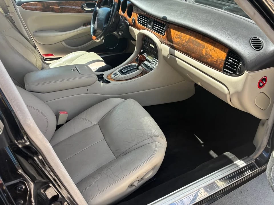 2001 Jaguar X308 XJ - Image 7 of 13