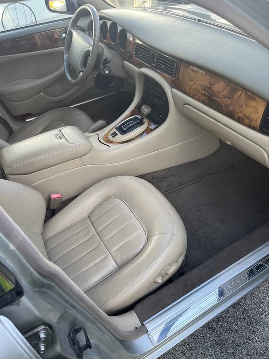 2001 Jaguar X308 XJ - Image 3 of 4