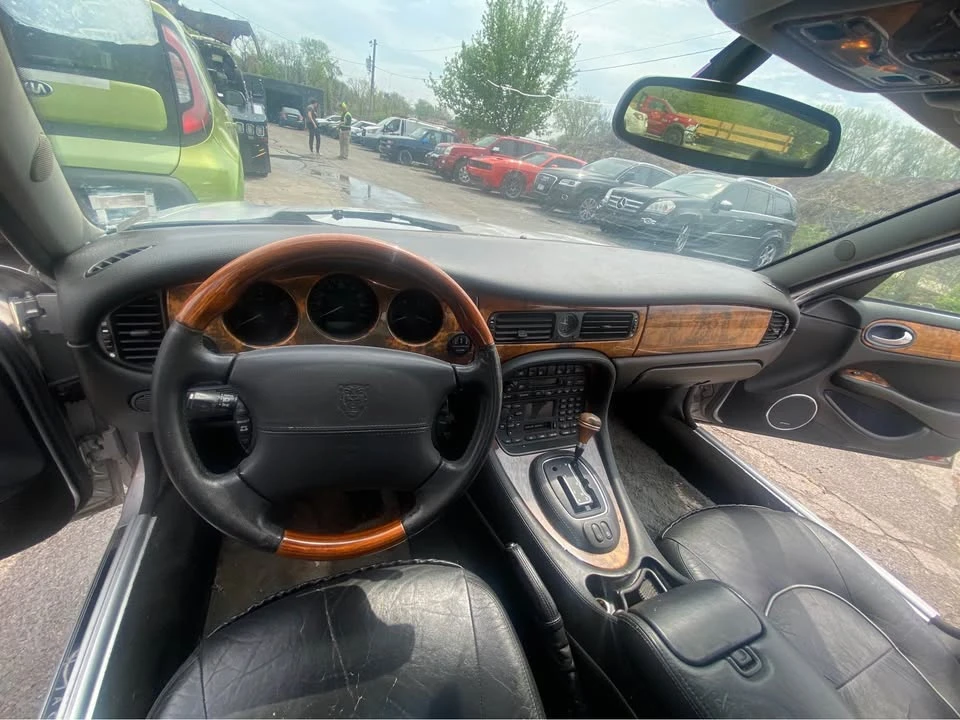 2001 Jaguar X308 XJ - Image 10 of 11